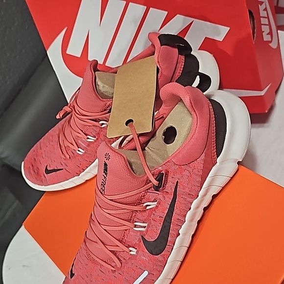 Nike sneakers - Picture 2 of 4